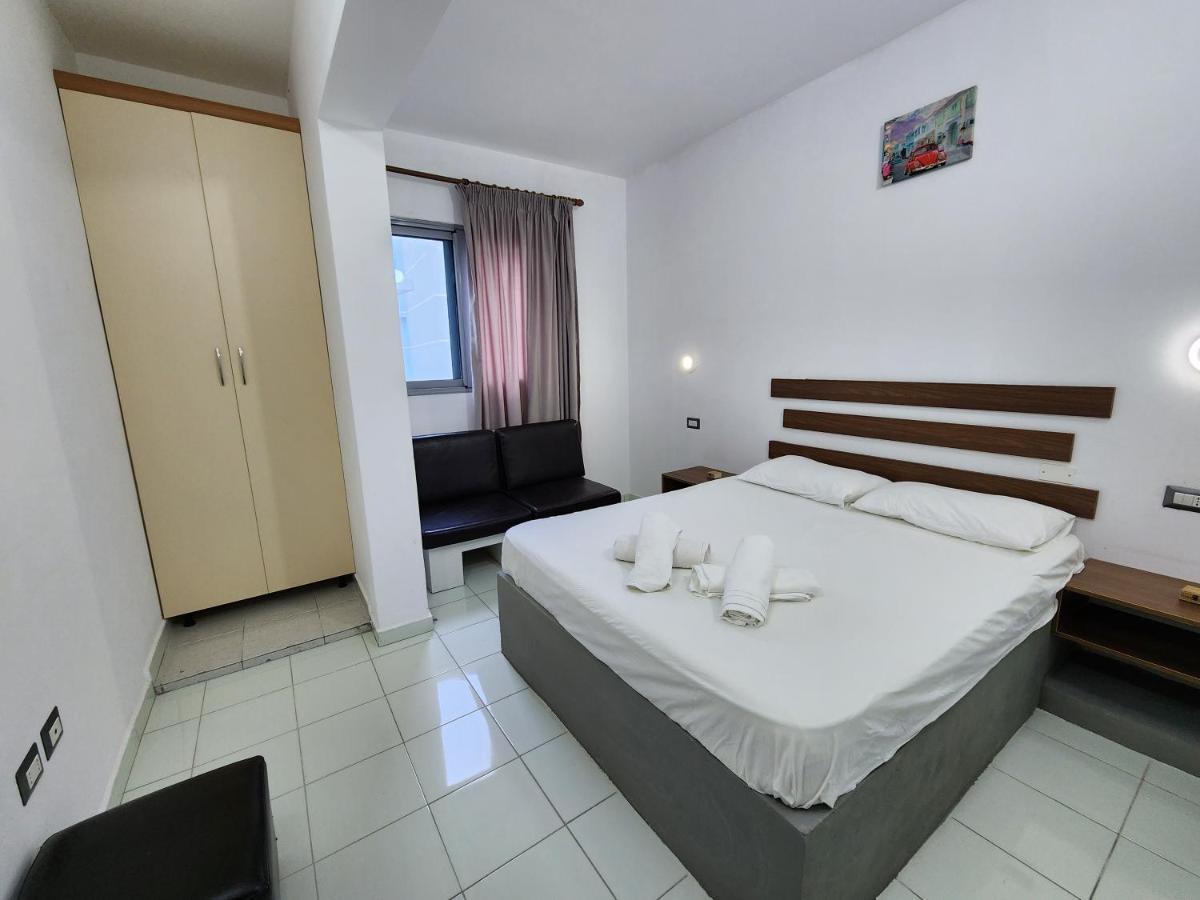 Blue Apartments Vlore Bagian luar foto