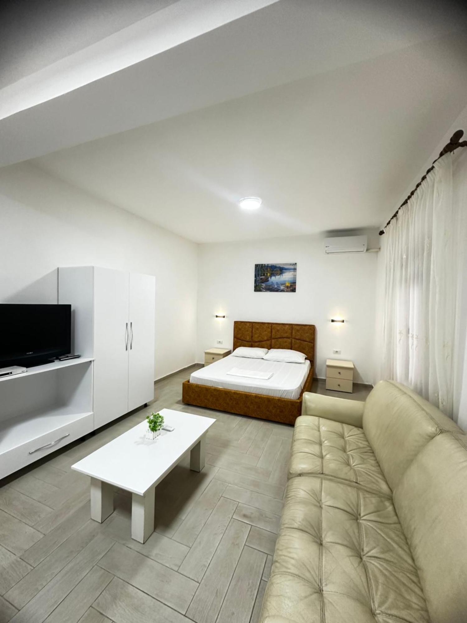 Blue Apartments Vlore Bagian luar foto